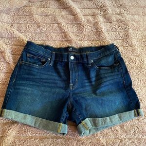 Like new! 5” inseam